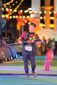 BIB: 5350
                            <button type="button" onclick="openModal(21772151)" class="btn btn-primary btn-sm float-right btn-popup" data-toggle="modal" data-target=".modal-high-quality">
                        <i class="fas fa-shopping-cart"></i> Add to Cart
                    </button>
                                            <button type="button" onclick="isThisMe(21772151, true)" class="btn btn-success btn-sm float-right btn-popup btn-isme hidden" data-toggle="tooltip" data-placement="bottom" title="นี่คือรูปของคุณใช่ไหม คลิกที่นี่เพื่อเอาเข้าอัลบั้ม">
                        <i class="fas fa-plus"></i> Add to album
                    </button>
                    <button type="button" onclick="isThisMe(21772151, false)" class="btn btn-warning btn-sm float-right btn-popup btn-isnotme hidden">
                        <i class="fas fa-ban"></i> Remove from album
                    </button>